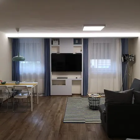 Apartman *