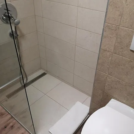 アパート Apartman *