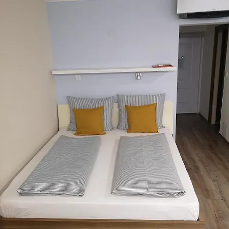 アパート Apartman *